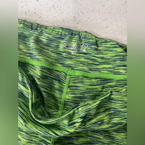 Seahawk themed Capri Leggings - Picture 2 of 6